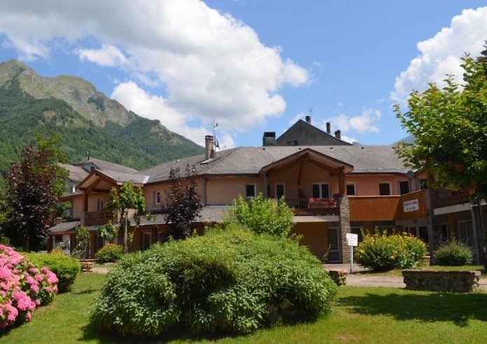 residence_des_3_cesars-thermes-aulus_les_bains-couserans-pyrenees-1600x900